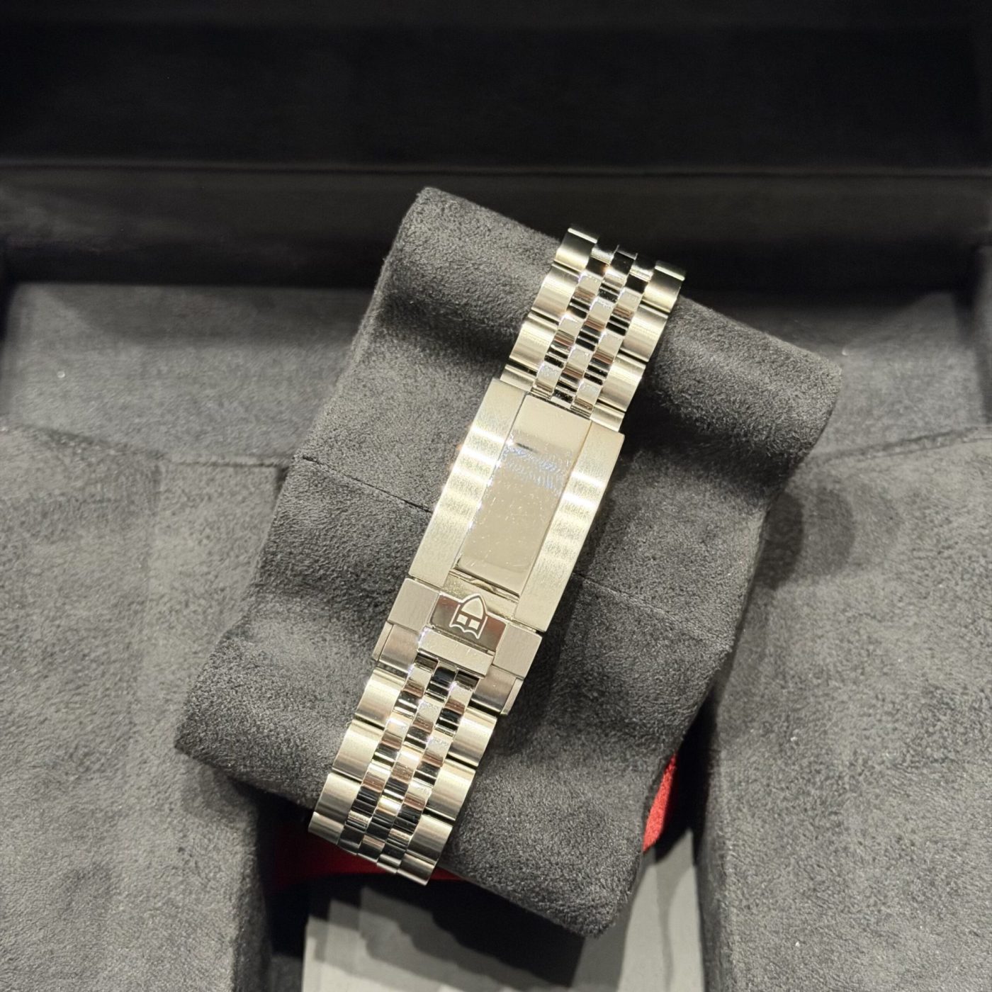 Tudor Blu Lago, foto 4 di 4