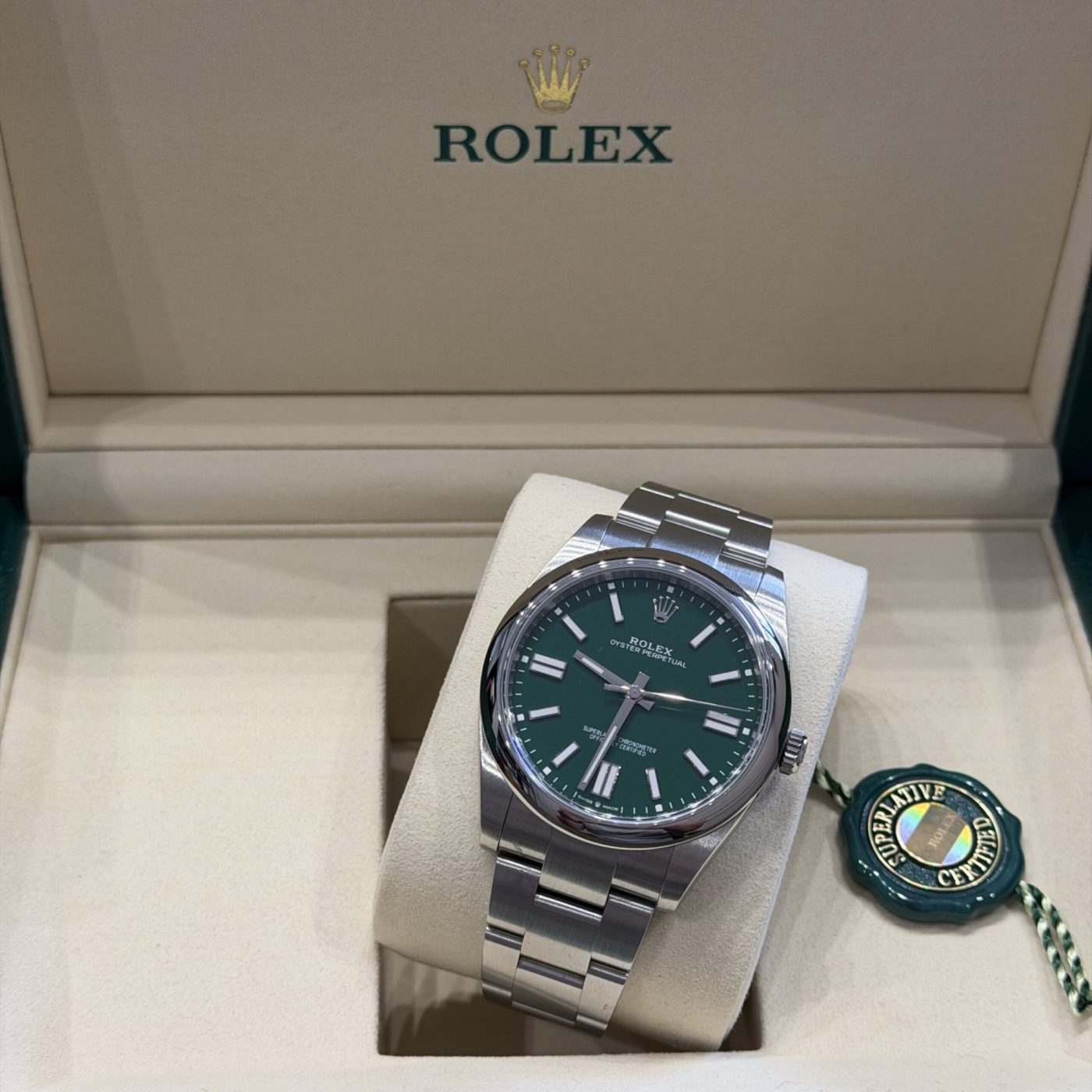 Rolex Oyster Perpetual 41 mm Verde, foto 1 di 4